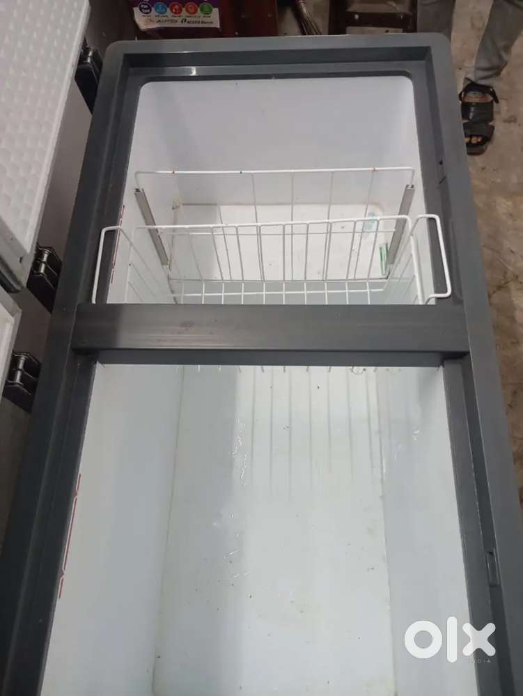 Voltas 320 litre convertable Deep Fridge