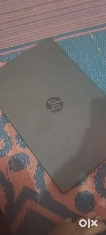 3 महीना पूरना लैपटॉप है बिल बुक गाता सब कुछ है