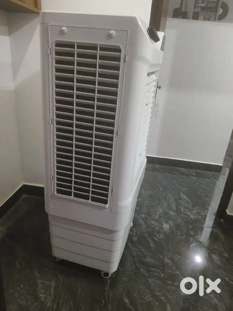 Bajaj 90 liter cooler