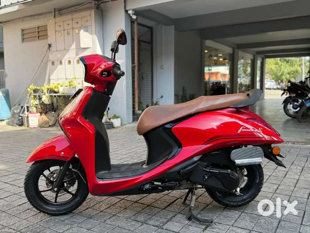 2023 Fascino hybrid S finance available