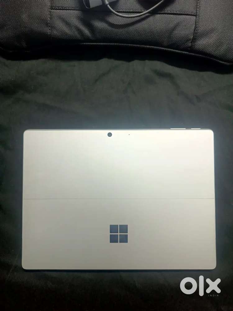 Microsoft Surface Pro 10 AI Business Series - Like New