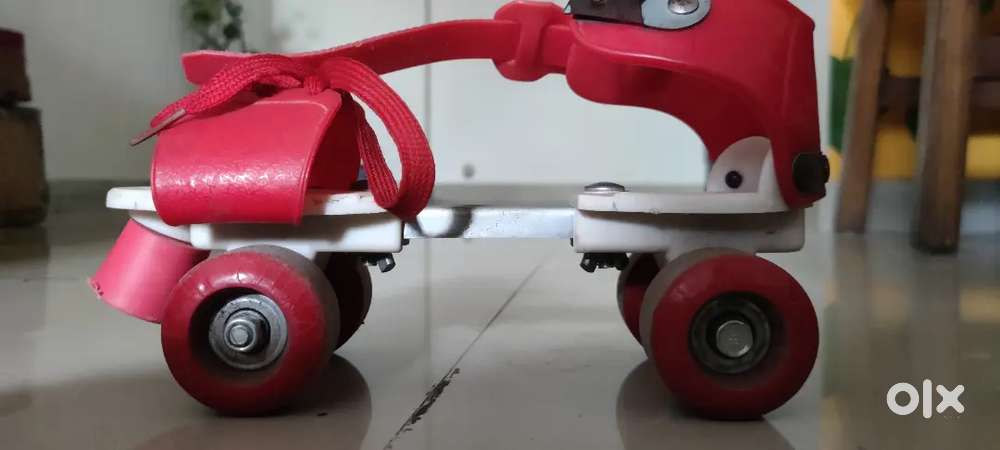 Adjustable skating with safety
