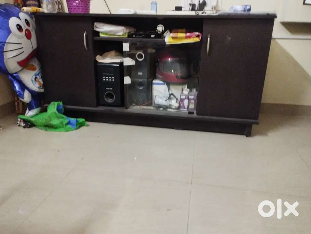 Tv table with glass