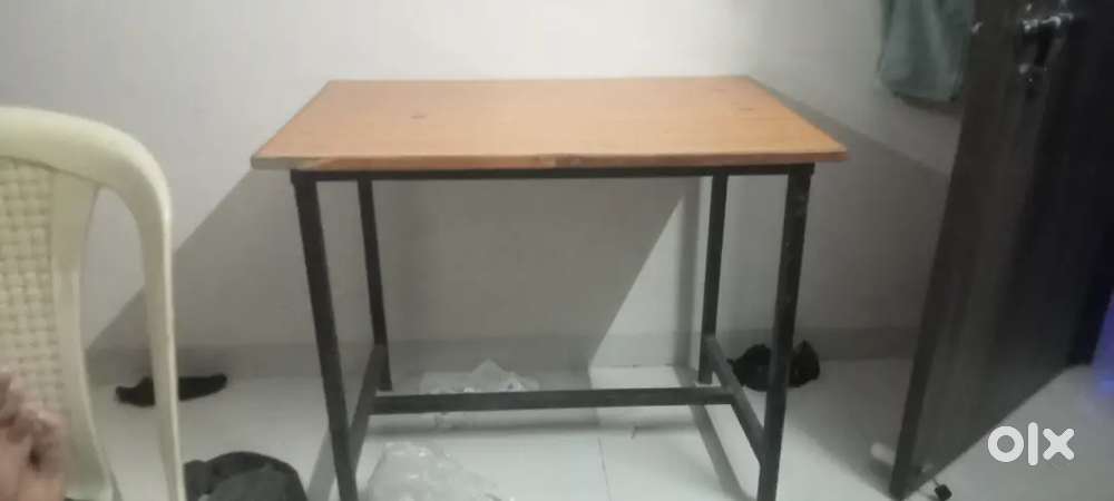 study table and laptop table