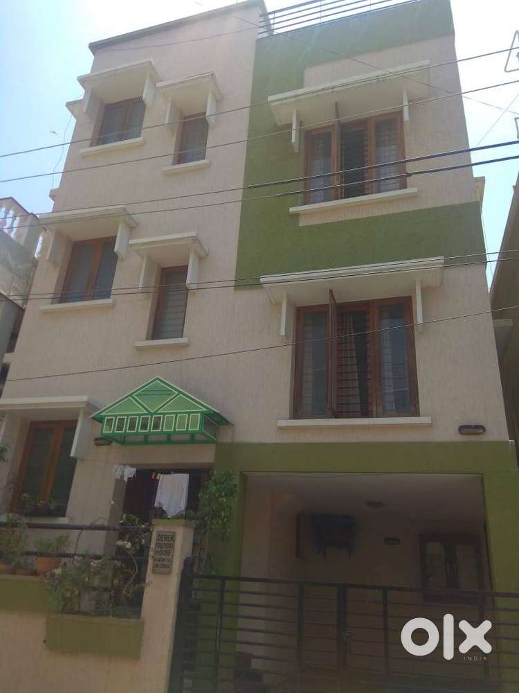 4BHK available for rent.