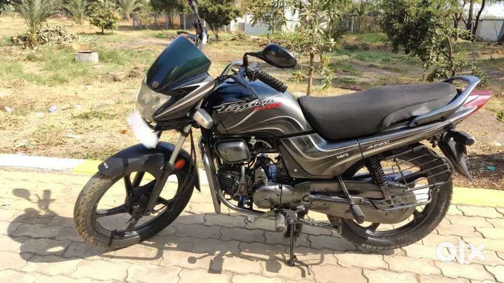 Levaani ganatri hoyy aene j msg karvo, navri ubettu badhi dur rejo