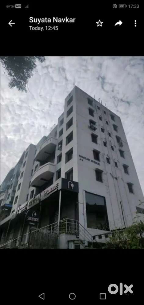 Female working flatmates needed