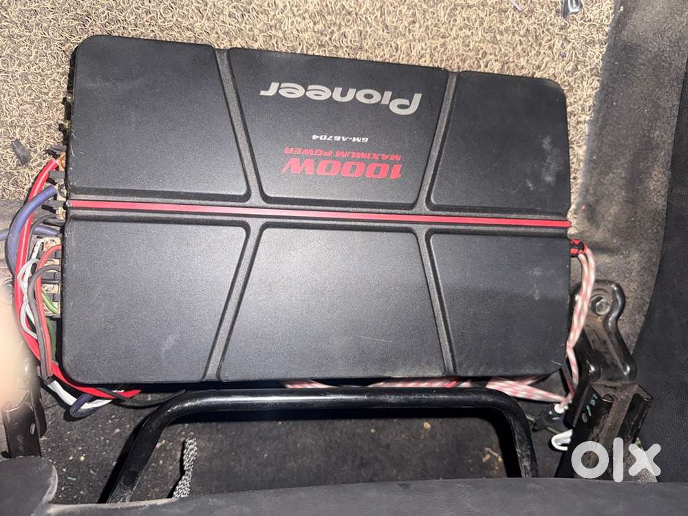 Pioneer 4 channel amplifier, alomst zero scratches never repaired