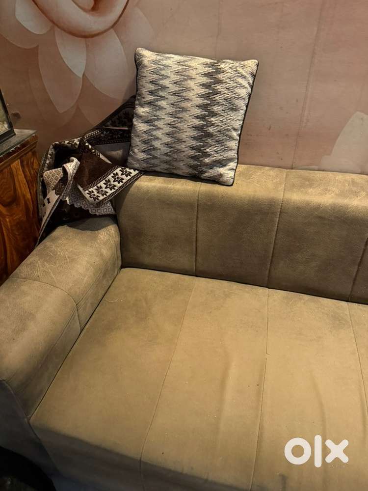 6 seater sofa with table