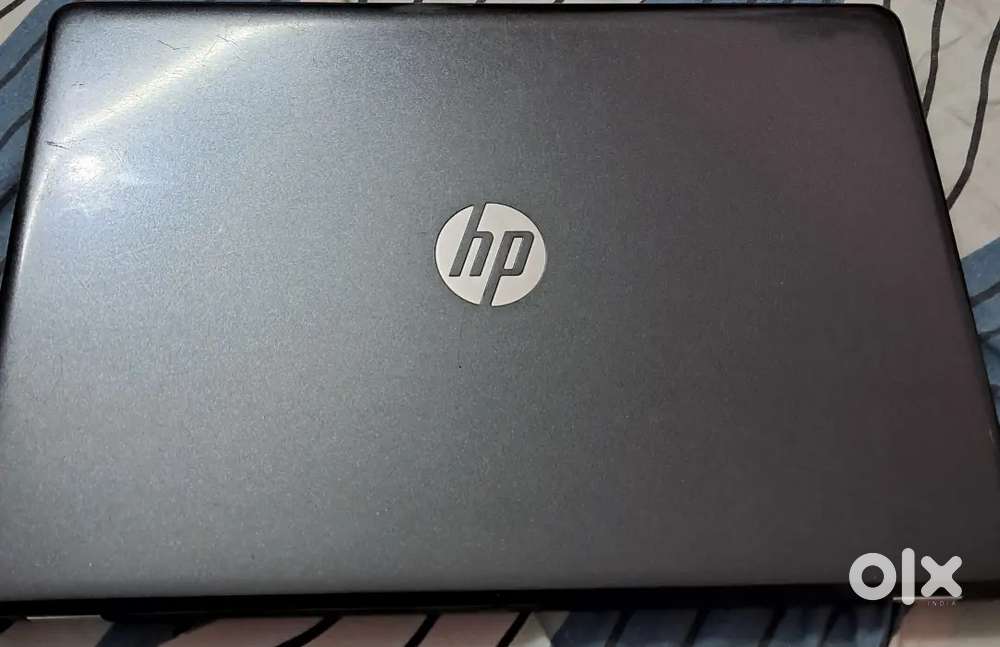 HP laptop Intel Core i5 8th Gen with original charger + HP laptop bag