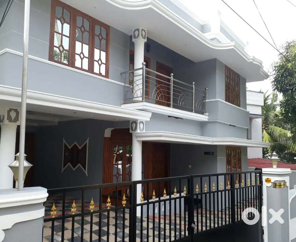 Independent 5 BHK house for sale in Chavadimukku,Trivandrum (Near NH)