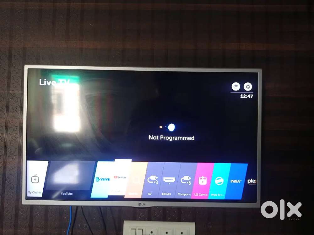 Lg smart tv 32 inch good condition