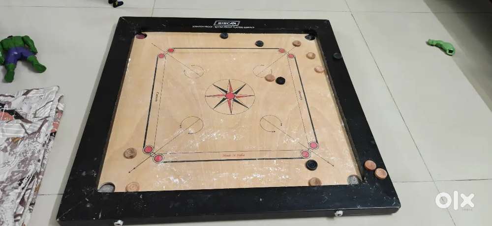 Carrom board