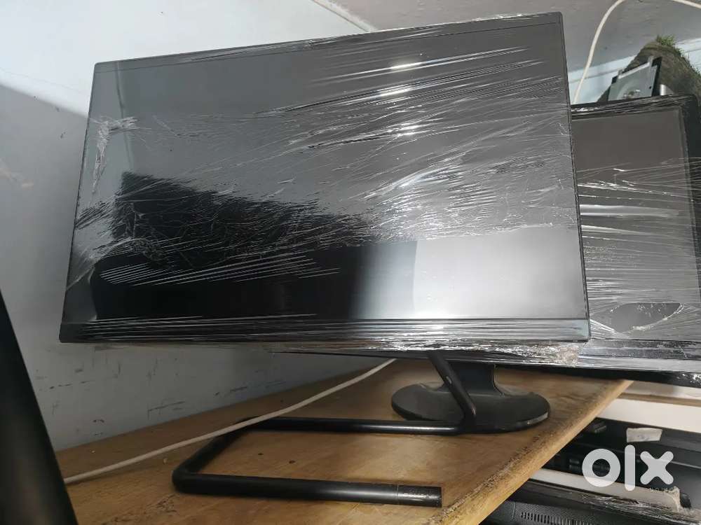 Lenovo All in one intel core i3 10thgen 8gb RAM + 512GB SSD + Win11.