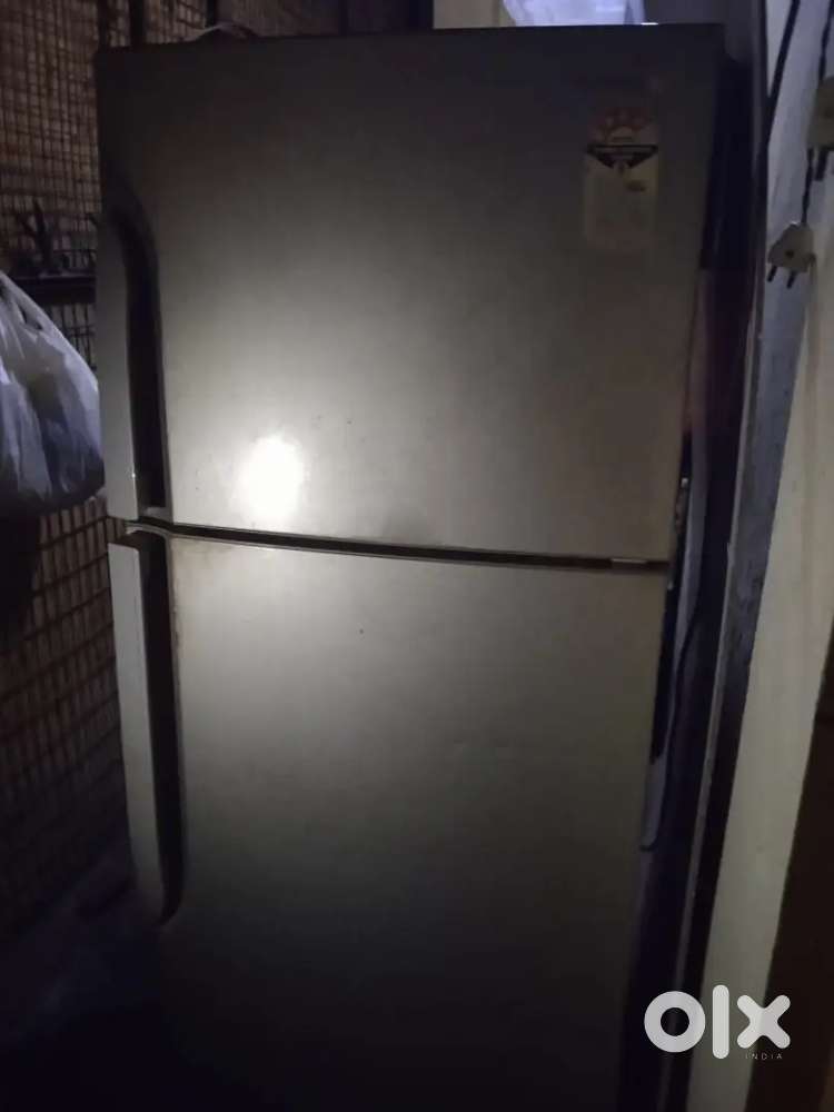 Samsung 4 Star Double Door Refrigerator - Old