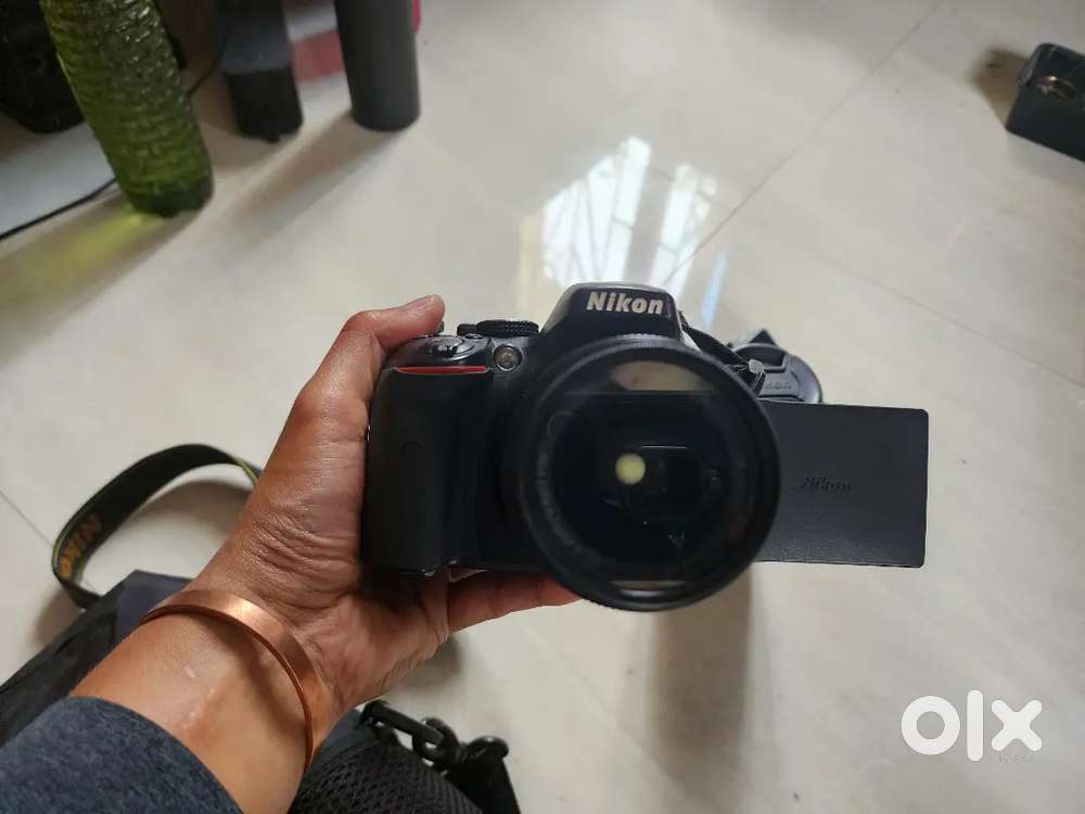 I want to sell my nikon D5300 with kit and zoom lens