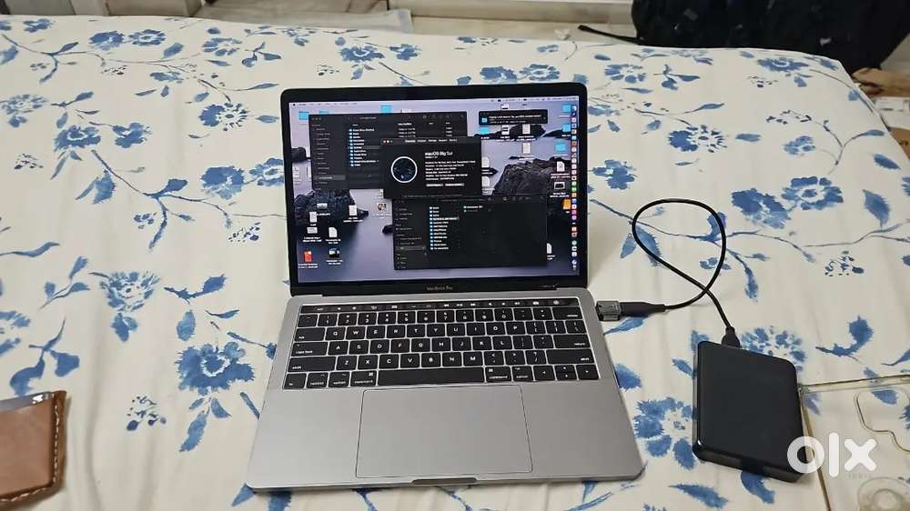 MacBook Pro (13-inch, 2017, Four Thunderbolt 3 Ports)