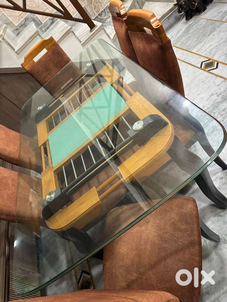 6 seater glass Dining table for sale