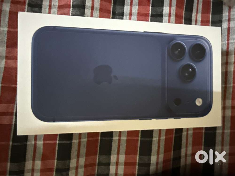 17 pro 256 GB packed box
