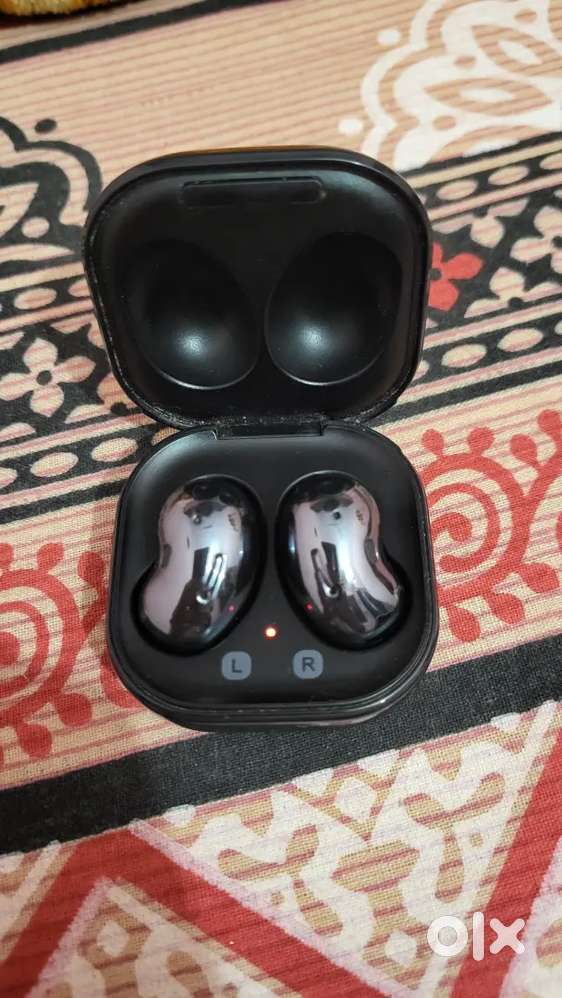 Galaxy buds live