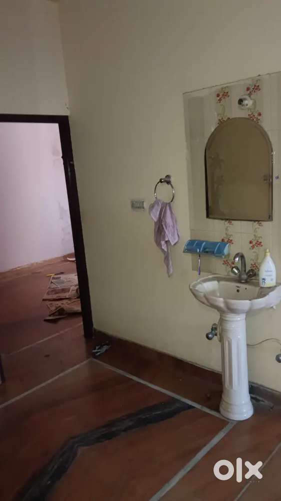 3BHK, Semi Furnished,Fan,Laght, Modular kitchen etc