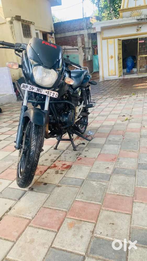 Single handed Black Pulsar Extreme condition