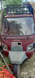 Mahindra Auto Alpha loading gadi
