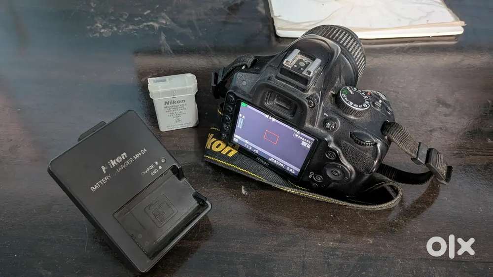 NIKON D3200 with extra battery Excellent condition