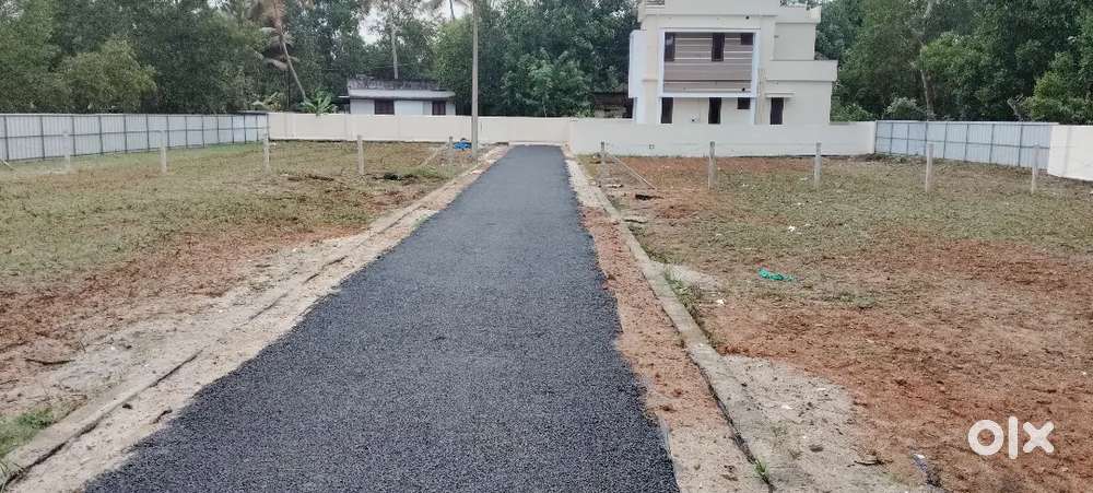 5cent7cent10cent പതിനൊന്നാമയിൽ കിഴക്കുവശം കടമുറിക്കും വീടിനു പറ്റിയത്