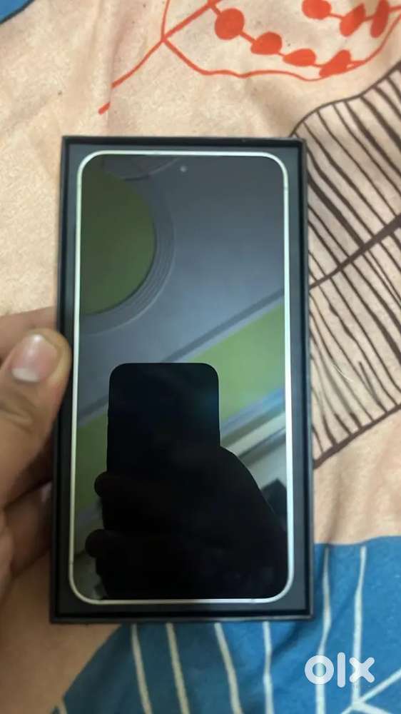 S24 8/256 3 din old hai open box