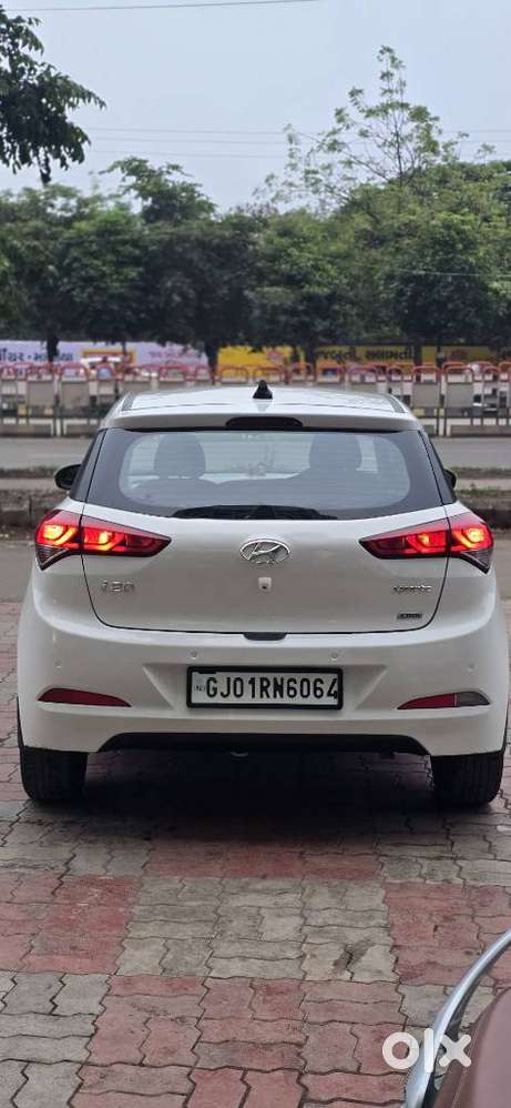 Hyundai Elite i20 Sportz (O) 1.4, 2015, Diesel