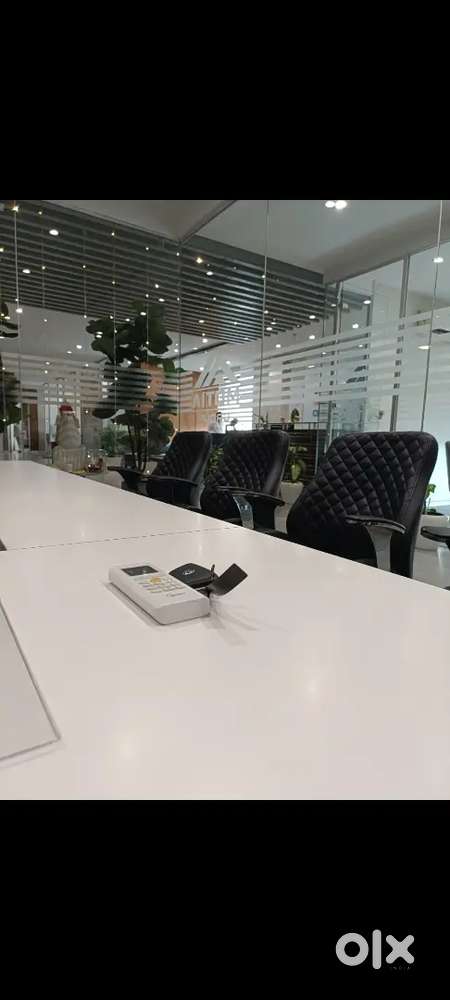 Female Assistant/Manager