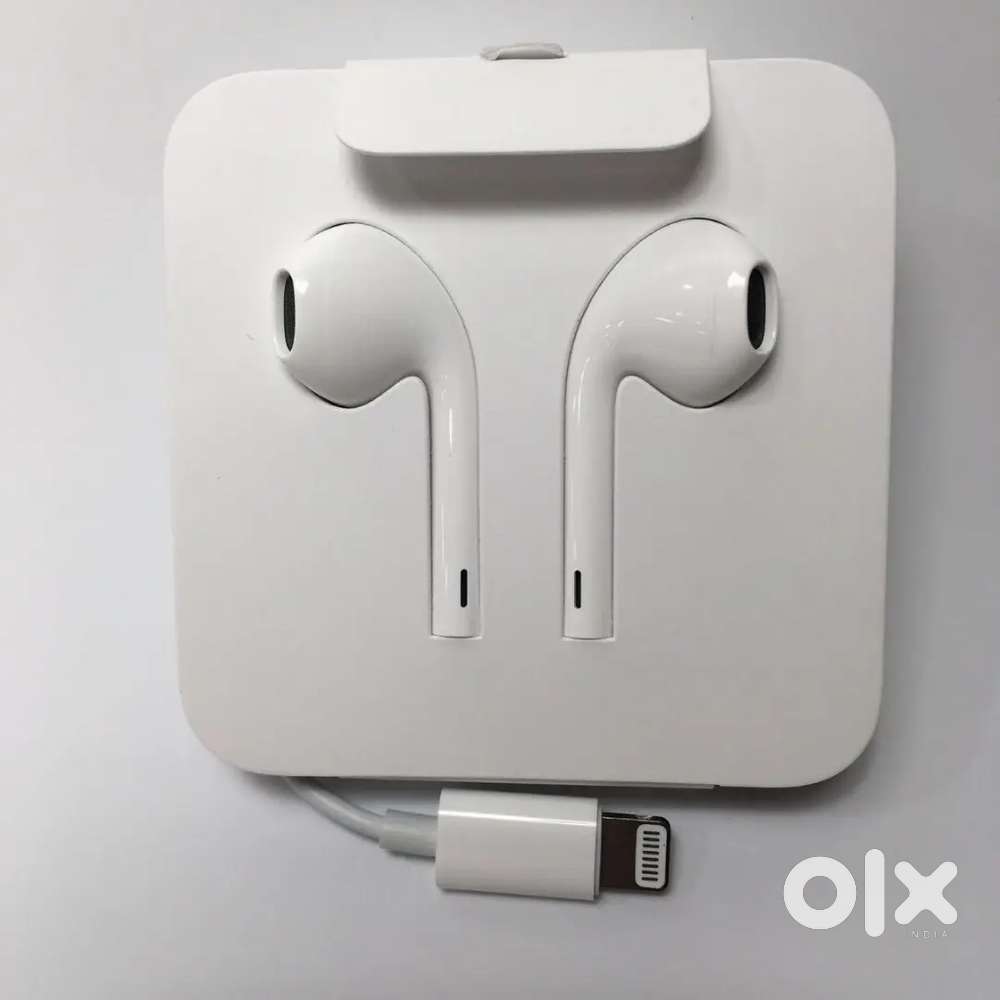 iPhone wired earphones