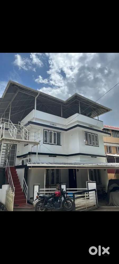 2  BHK house first floor for rent  edapally Kennedy mukku
