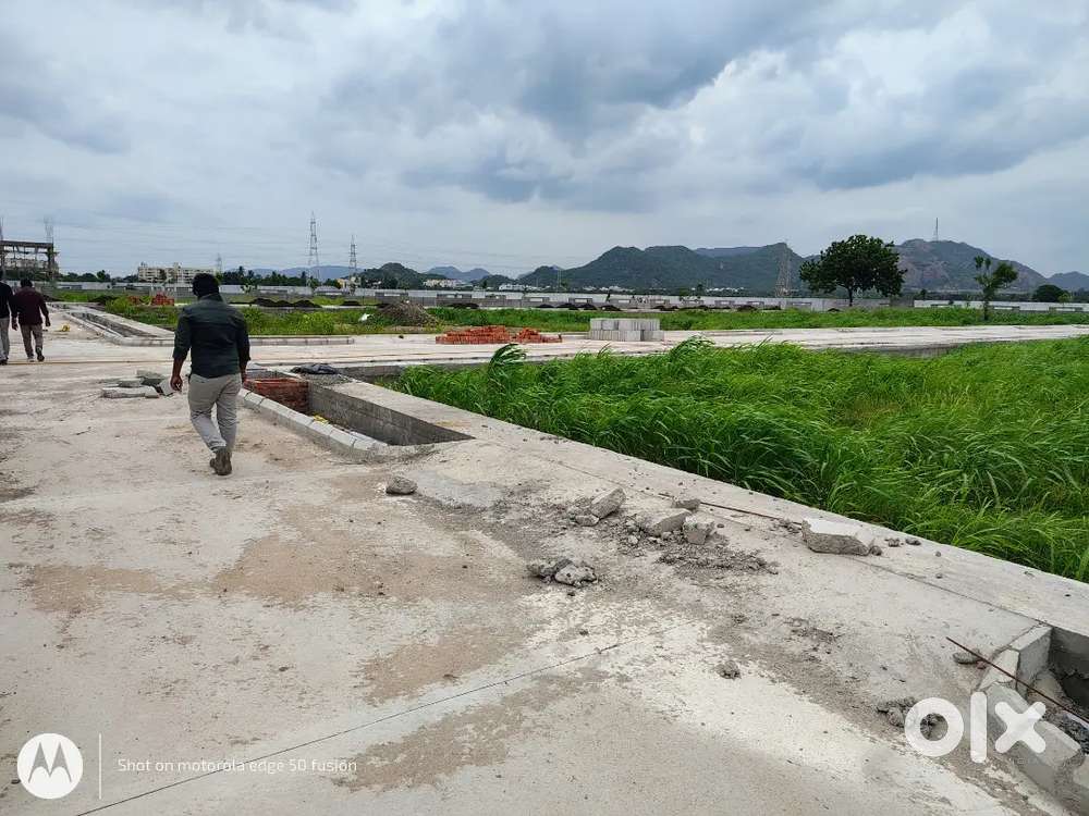 1370sft, 201 sq.yds, ind.house for 69lakh