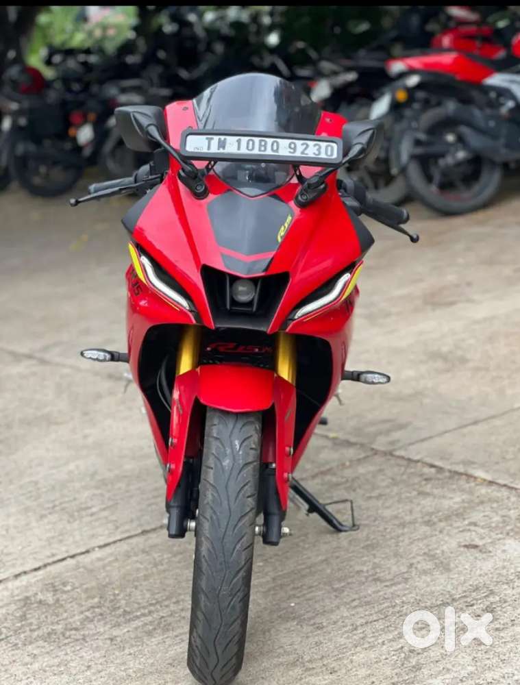 Yamaha R15 V4 (Perfectly maintained and serviced) - 6500 kms driven