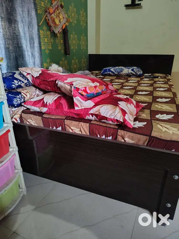 2single bed 6/4 with 1gadda 15000