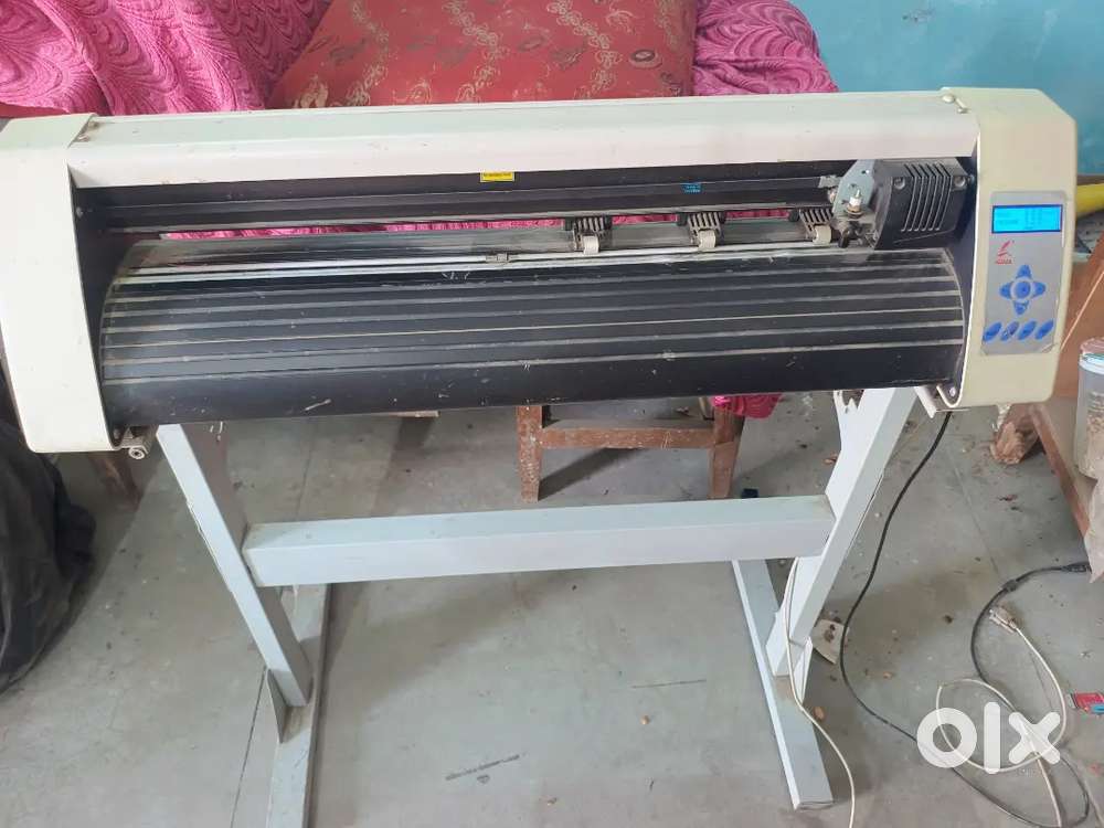 Vinyl cutting plotter machine