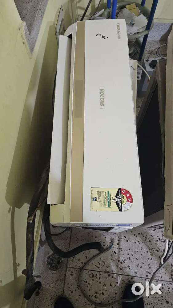 1 ton 3 star split AC 5 years old for sell