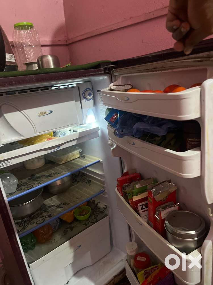 Kelvinator 3 star 170 Lts Refridgerator