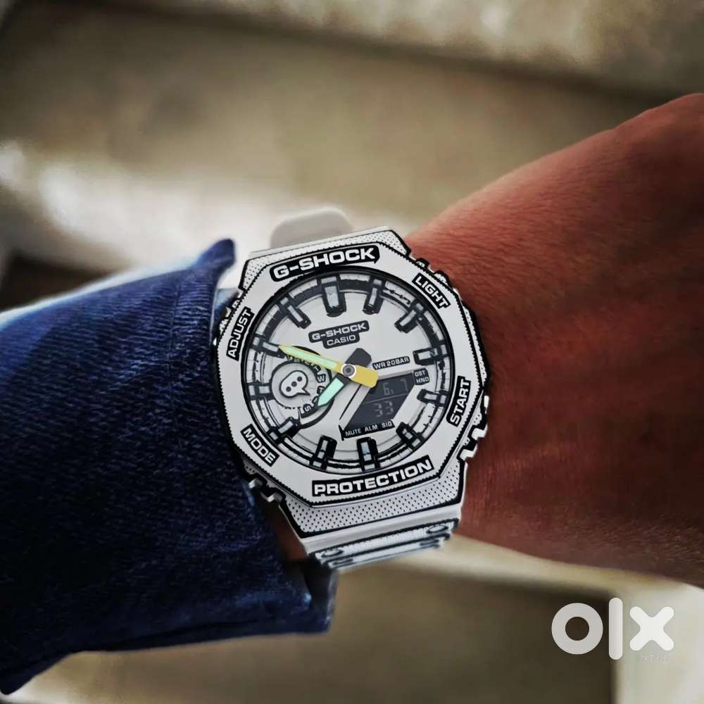 Premium quality watch for men available