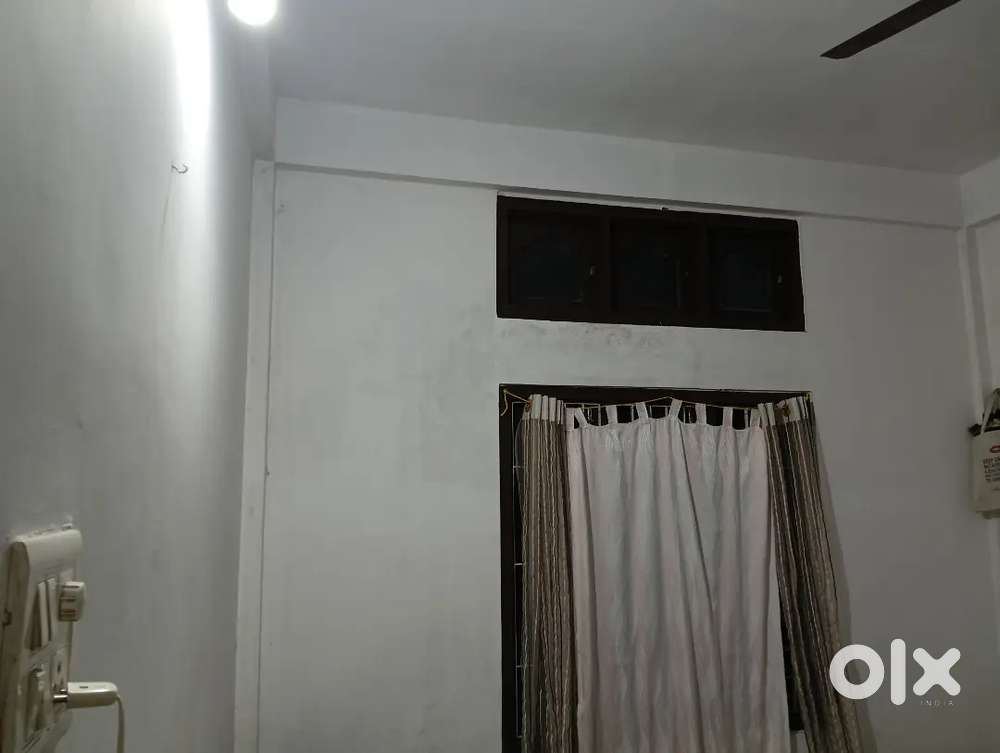 Available room' rent for bachlor ,students and family both