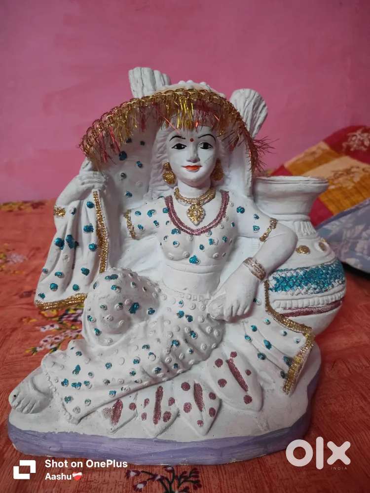 Rajasthani Women Beautiful Statue