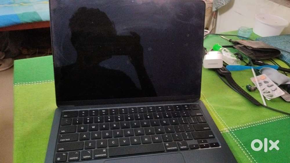 Apple MacBook Air M3 MIDNIGHT BLUE