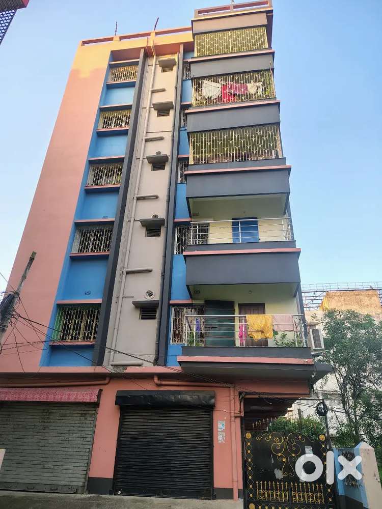 Spacious 3BHK Flat for Rent - Prime Location near Andul Station!