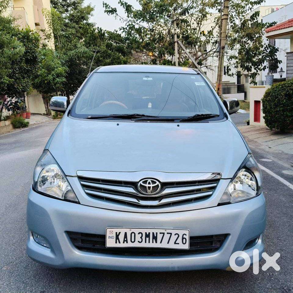 Toyota Innova 2.5 V 7 STR, 2011, Diesel