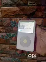 Apple ipod nano shuffle touch in perfect working condition (read des)