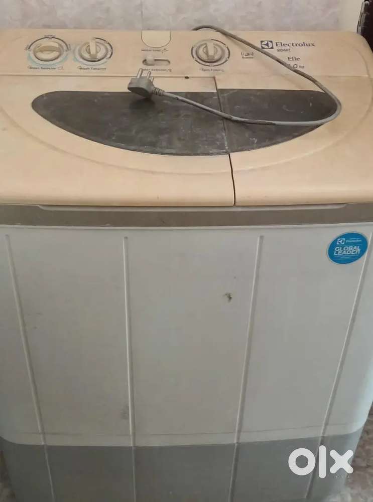 10_15 year old good working the thing is washing machine plz shift it