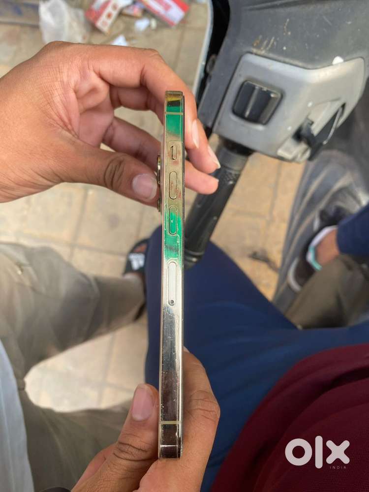 Mini condition 13 pro gold colour