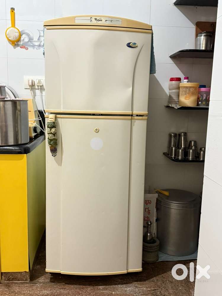 Whirlpool double door refrigerator 220L